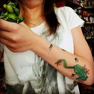 #frogtattoo #frog #frogs #me #mybody #mybodymydecisions #forearm #green #colorful #poland #bloodline #polishgirl #love #my #tattoo #animaltattoo