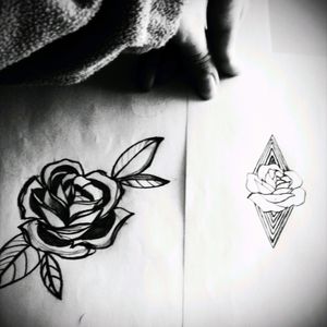 🌷Roses🌷 #tete #sketchs #sketchtattoo #sketch #tattoo #apprenticetattoo #design #personal #roses #rosestattoo #rosetattoo #blackandwhitetattoo