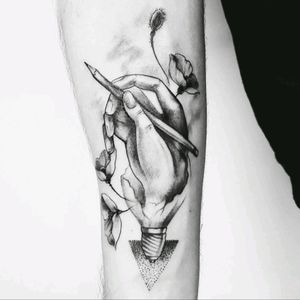 Surrealism Tattoo #idea #tattoo #hand #drawing #flowers