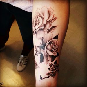 By thedoud apprentice tattoo artist #thedoud#florals#tattoofloral#blackandwhitetattoo#tattoo#apprenticetattoos#tattoolifemagazine#inkedgirls#tattoogirl#girlytattoo#rose#roses#balckandwhitetattoo#blackwork#tattoorose#womantattoo#tattoogirl#girly#blackworkersubmissions#inkmemagazine