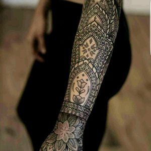 #ornamental #mandala #ornament #blackandgrey #sleeve #patern #nicepatern #geometrical #geometry #mandalatattoo #ink #inked #tattooart #tattooartist #brasil #beautifullwoek #tattoo #tattoodo #tattooed #dotwork #blackwork #flower  #dreamtattoo #megandreamtattoo  i am back