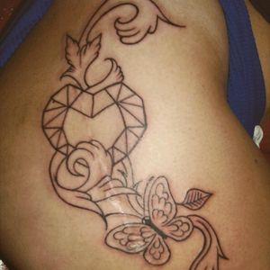 #tattoo##ironhorsetattoovicentelopez#tattoosbyleo #neotraditionaltattoos #tattoos #diamond#diamondtattoo #diamante diamantes#butterfly#butterflytattoos #tatuadorargentino #tattooargentina