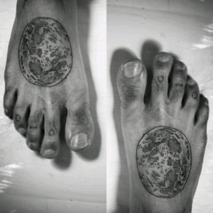 #moon #tatuagem #tattoos #tattoed #dotwork #dotworktattoo #blackwork #blacktattoo #tattooart #tattooartist #tattoolife #tattoobrasil #inkridercustom #saojosedoscampos #sjcampos