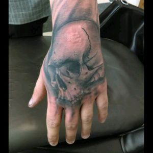 Skull hand jammer #tattoo #tattoos #tattooer #skull