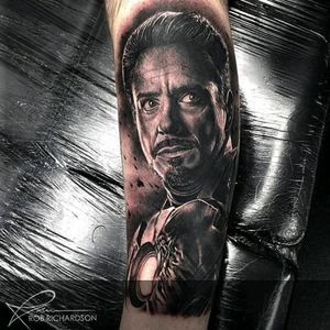 Iron Man tattoo by Rob Richardson! #homemdeferro #ironman #RobertDowneyJr #realismo #realism #filme #movies #RobRichardson