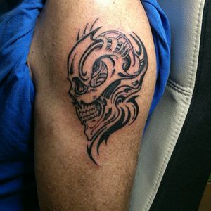 💀💜 #skull #tribal #working #ink #tattoo #shoulder