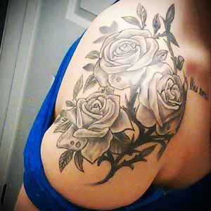 Roses on my shoulder #roses #shoulder #sleevestarted
