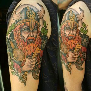 #viking #vikingtattoo #tattoo #tattoos #tattooworkers #tattooer #ladytattooers #newtraditional #newtraditionaltattoo #neotraditional #neotraditionaltattoo #eternalink #nuclearwhite #tattoodo