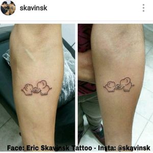 Instagram: @skavinsk #ericskavinsktattoo #elephanttattoo #tattooelefante #maeefilha #delicatetattoo #tattoodelicada #finelinetattoo #tattoolinhafina #tinytattoo #cutetattoo #smalltatattoo #extremeskincare #electricink #artfusionsupply #artfusion #thpro #tatuagemmultimidia #tattoodo #tattoodobr #tguest #tattooguest #follow4follow #like4like #ttblackink