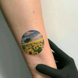 #sunflower #flower #flowertattoo #sunflowertattoo #megandreamtattoo #tattodo #tattoed #tattoos #inked #smalltattoo #ink #art #tattooartist #scenery #sky #colour #colorfull #realistic #realism
