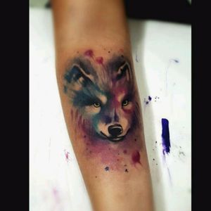 Lobo aquarela#tattoo #tattooist #tattooartist #ink #draw #art #sketch #evolvecrew #evolveordissolve #abstract #tguest #nderm #watercolor #aquarela #watercolortattoo #family #love #lifestyle #trip #design #illustration #bsb #brasilia #df #Wolf #Lobo