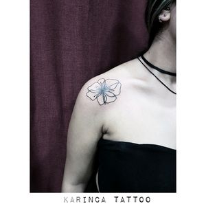 Flower on the shoulder Instagram: @karincatattoo#shouldertattoo #flowertattoo #ink #tattoos #botanicaltattoo #black #tattedup