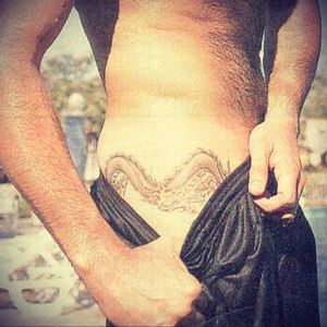 Iran Malfitano hip dragon tattoo. I need to get a tattoo like this, but I can't find the perfect dragon. Can you help me? #dragon #hiptattoo #iranmalfitano