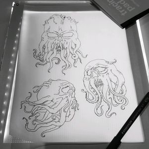#outline #skulls #blackandgrey #squid #underwater #drawing #sketch