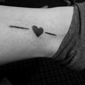 Fixed a drunk #sticknpoke sith a better sticknpoke! Added some lines, and im in love! #heart #small