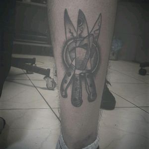 Knife  design  done by: @saccol #tattoo #blacktattoo #blackink  #dot  #dotworktattoo  #boldlines  #planettattoo