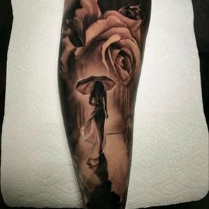 Tattoo uploaded by Filipe Lopes • Daniel Rocha #blackandgrey #pretoecinza  #guardachuva #umbrella #flor #flower #DanielRocha • Tattoodo