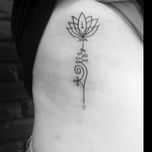 Florzinha de lótus.. #lotustattoo #ornamental #ornamentaltattoo #lótus #unalometattoo #tattoodo