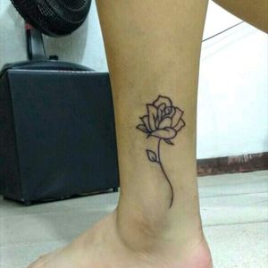 Rosinha bold ❤ #rosetattoo #tattoorose #Rose #rosa #tattoorosa #BoldTattoos #boldline #tattoodo