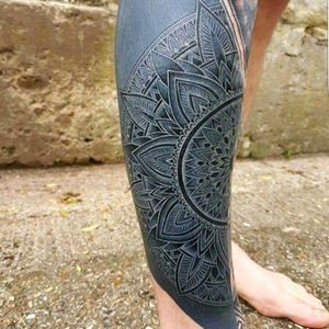 Blackou with white ink blastover by Natasha Papadakos!#tattoodo #TattoodoApp #tattoodoBR #tatuagem #tattoo #blackouttattoo #whiteink #blastover #geometria #geometry #NatashaPapadakos