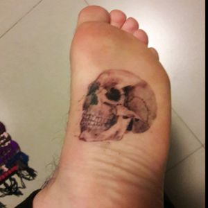 Viewed from another angle #skull #craneo #realism #black #blackandgray #blackwork #foot #sole
