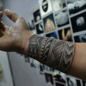 #maoritattoo #wristband instagram.com/tattoo_kamalabdulla