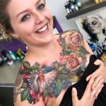 Beautiful chestpiece by Lianne Moule #tattoodo #TattoodoApp #tattoodoBR #colorida #colorful #passaro #bird #LianneMoule