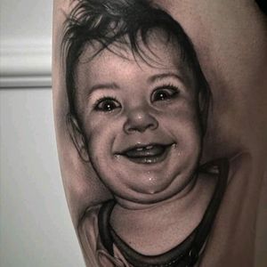 Awemome portrait by Riccardo Cassese#tattoodo #TattoodoApp #tattoodoBR #portrait #retrato #realismo #realism #pretoecinza #blackandgrey #criança #children #RiccardoCassese