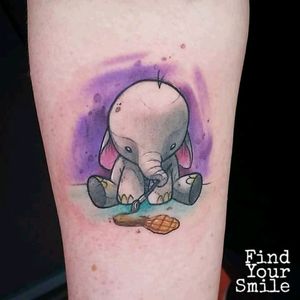 Lil elephant by Russel Van Schaick #tattoodo #TattoodoApp #tattoodoBR #fofo #cute #elefante #elephant #colorida #colorful #pincel #painting #RusselVanSchaick