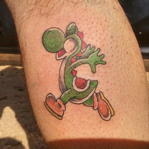 Yoshi! Dándolo todo!#tattoos #tattoo #ink #supermario #tats #inkedup #tattooart #bodyart #tattoolife #sleeve #inklife #game #colortattoo #tattoodesign #tattooflash #tattooapprentice #artwork #design #tattooworkers #bright_and_bold #cool #cute #nice #awesome #amazing #style #tattoosnob #yoshi #newtattooworkers #tattooistartmagazines