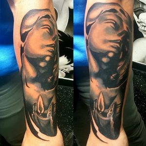 Full black and grey tattoo done by @shypeone #tattoo #blackandgrey #inked #statuetattoo #inked #tat ##inkedup #inkedmag #inkedlife #inkstagram #tattoocolectors #inkjunkeyz #tattooed #evilinktattoo #studio #montijo #margemsul #tattoomode #inksav #inktober #fullsleave