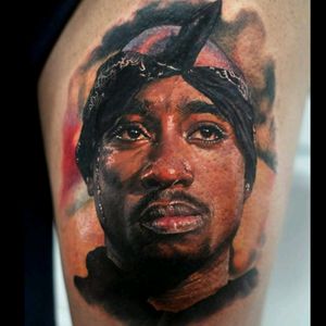Awesome tatoo by #thirtink #tupac #hiperrealism #colourtattoo