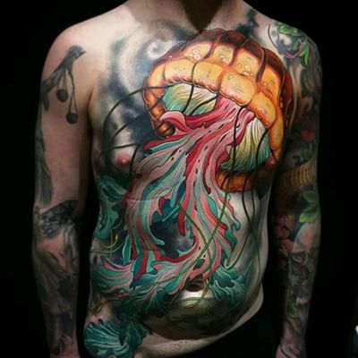 Chestpiece by Matty DMoney #tattoodo #TattoodoApp #tattoodoBR #aguaviva #jellyfish #colorida #colorful #mar #sea #MartyDMoney