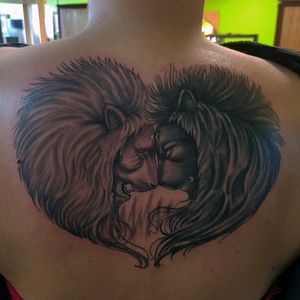 Did this the other day #tattoo #lion #backpiece #blackandgrey #fkirons #eternalink #phucstyxtattoosupply #girlswithtattoos #tattooedgirls