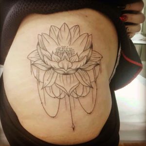 Love me some dotwork #lotus #mandala #dotwork #lines #finelines #chandelier #chandeliertattoo  #truebluetattoostudio #hip #thigh #tattoo #girlswithtattoos