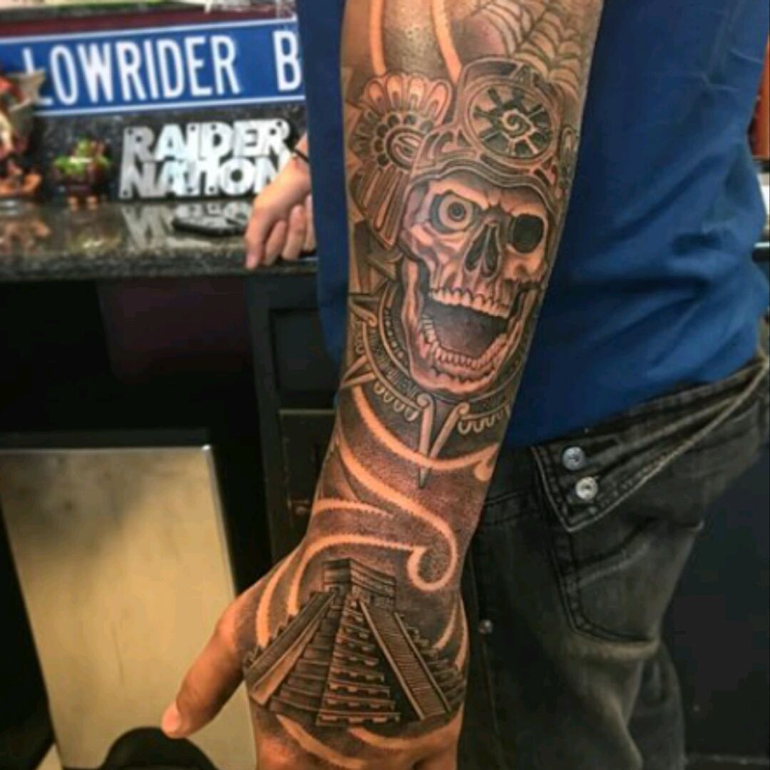Latino Art Collection TattooInspired Chicano Maya Aztec and Mexican  Styles TattooInspired Chicano Maya Aztec  Mexican Styles  Edgar Hoill   9783943105056  Amazoncomau  Books