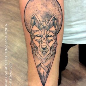 #wolftattoo #moontattoo #geometricdesign