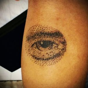Tattoo by Pedro Godau, São Paulo - Brasil Check hits instagram @Godau#pontilhismo #pontillism #eyetattoo #eye #blackworktattoo