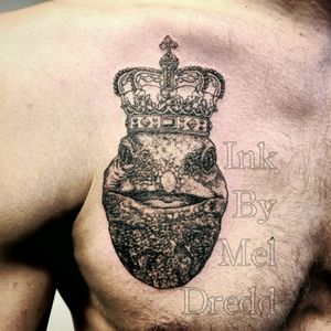 Lizard King, all in dots.#tattoo #tattoos #dotworktattoo #dotwork #ink #inkbymeldredd #tatouage #lizard #lizardking #jimmorrison #thedoors #crown #blackatlas #blackwork #crownedlizard #awesome
