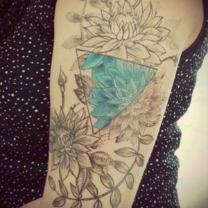 #flowers #geometry #triangle #blue