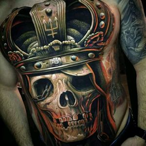 Amazing skull by Julian Siebert #tattoodo #TattoodoApp #tattoodoBR #caveira #skull #coroa #crown #colorida #colorful #realismo #realism #JulianSiebert