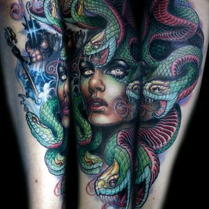 By Sean Herman #tattoodo #TattoodoApp #tattoodoBR #mulher #woman #cobra #snake #colorida #colorful #SeanHerman