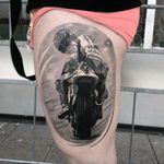 By Lubomir Hornak#tattoodo #TattoodoApp #tattoodoBR #realismo #realism #pretoecinza #blackandfrey #moto #motorcycle #motogp #capacete #helmet #sport #LubomirHornak