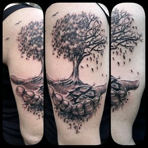 Did this tree today...happy earth day #happyearthday #customtattoo #treetattoo #holdingtree #lifeanddeath #customdesign #customdesign #Tattoo #artist #myhands #tattoodesign #Tattooartist #torstenmatthes #mrttattoo #fullcustomtattoo #Jacksonville #florida