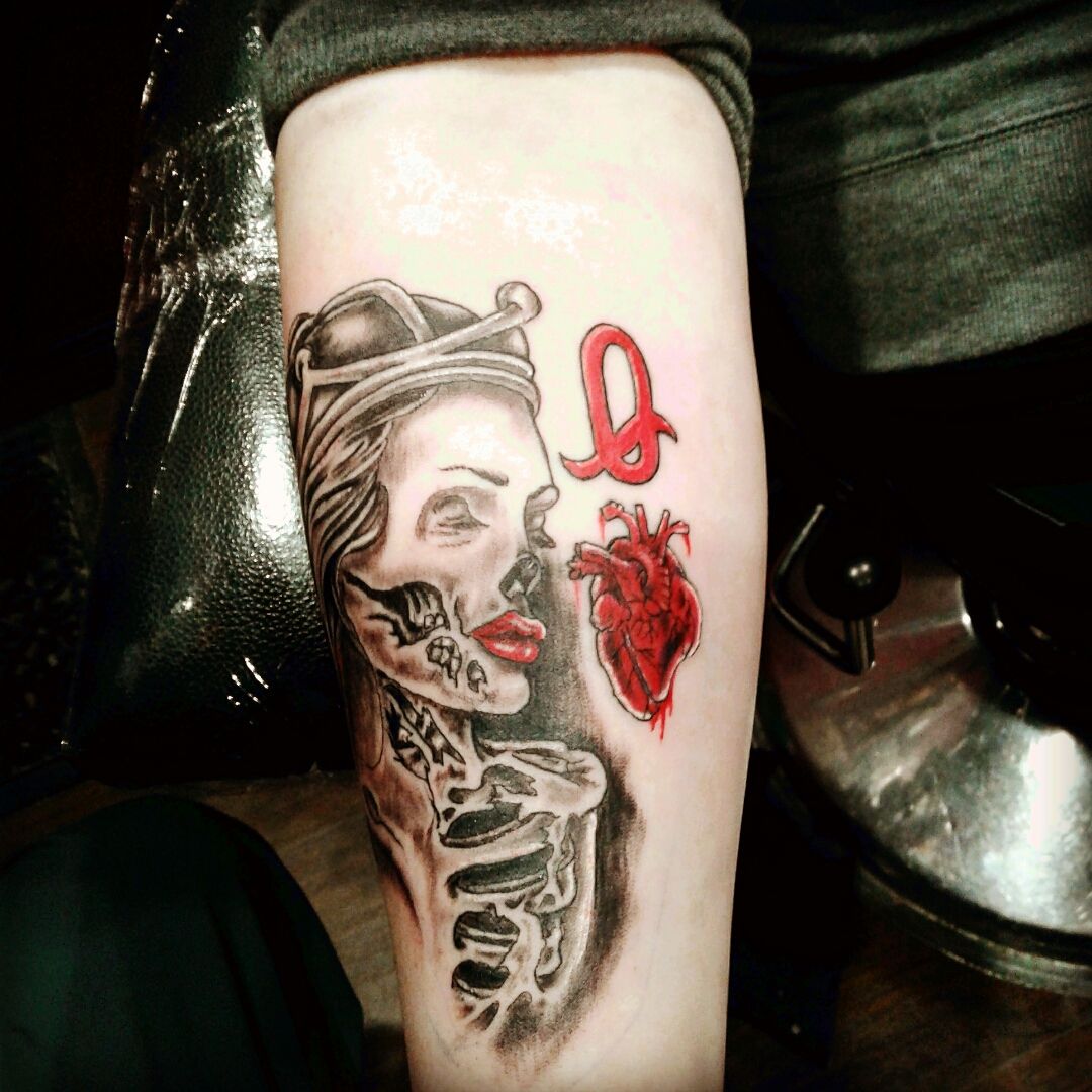 Tattoo uploaded by Ivan Vodopija • King & Queen of Hearts Couple Tattoo  #kingandqueentattoo #coupletattoo #matchingtattoos #hearts • Tattoodo