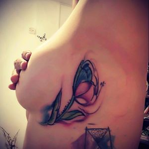 #flowers #tolip #underboob #smalltattoo #TattooGirl