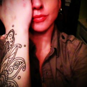 Pre-shading #halfsleeve #halfsleeveinprogress #blackwork #linework #girlswithtattoos #tattoedgirl #mybody #mybodyismycanvas #inkedgirl #lotusflower #lotustattoo #scarcoverup #scarcovering #scar