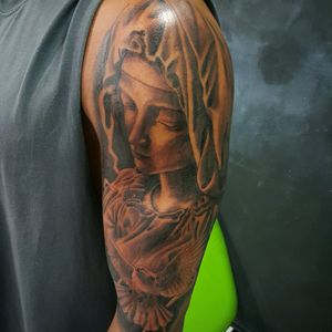 🏢Rua Dr. Alfredo Barcelos, 16 - Olaria, Rio de Janeiro, RJ ☎️ (21) 98145-2755 💻 guilhermesalles.mct@outlook.com 📩 Direct#tattoo #tattooartist #ink #inked #tattooed #tattooist #tatuagem #tattooapprentice #vsco #vscocam #tattooflash #blackandgrey #blackandgreytattoo #pieta #religious #religioustattoo #pretoecinza #bw #electricink #electricinkpigments #everlast #everlastink #electrinkinkneedles #riodejaneiro #brasil #brazil