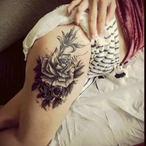 One of the best #tattoo #tatoos #rose #skull #likeit #perfecttattoo #hiptattoos #Black #sexy