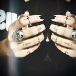 #fingers #handtattoo #TattooGirl